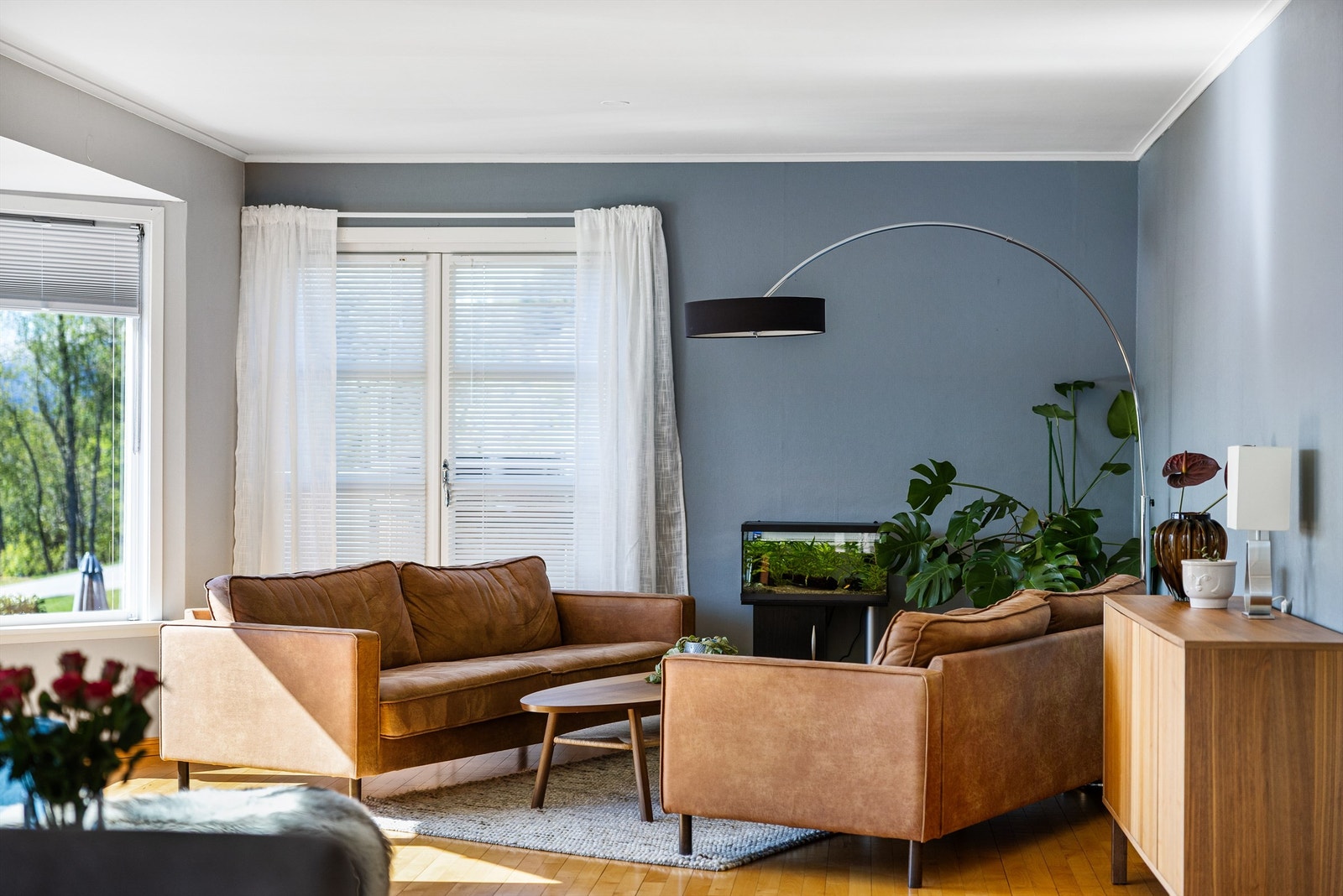 To av vinduene i stuen er fra 2010/15 og har 2-lags glass Galleribilde