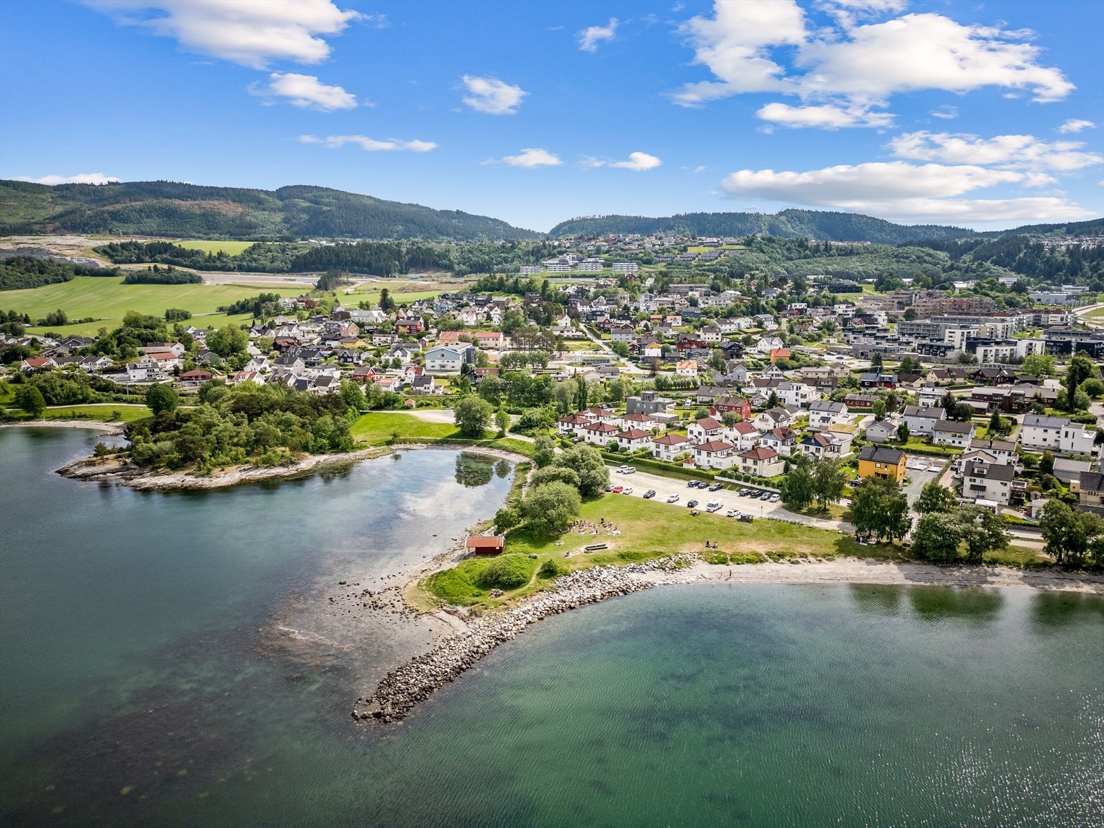 På Ranheim vil du bo nært fantastiske tur- og rekreasjonsområder. Her ved Hansbakkfjæra kun en kort kjøretur fra eiendommen Galleribilde