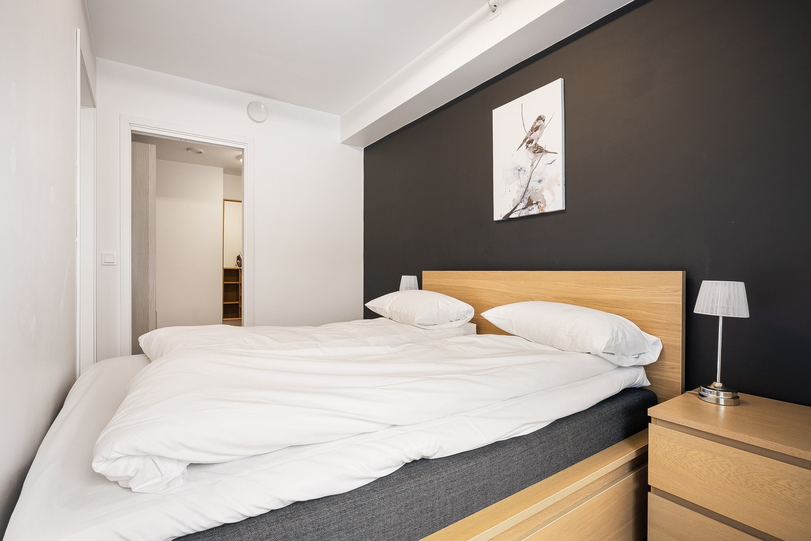 - Hovedsoverommet har tilknyttet walk-in/omkledningsrom - Galleribilde
