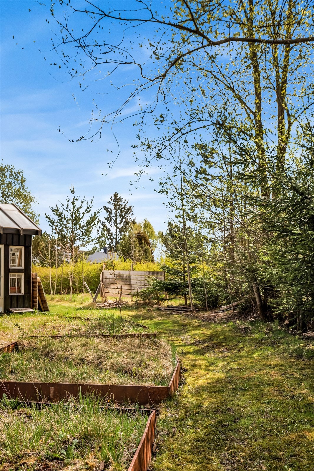 Et trygt og skjermet uteområde - perfekt for lek og moro med barna. Galleribilde