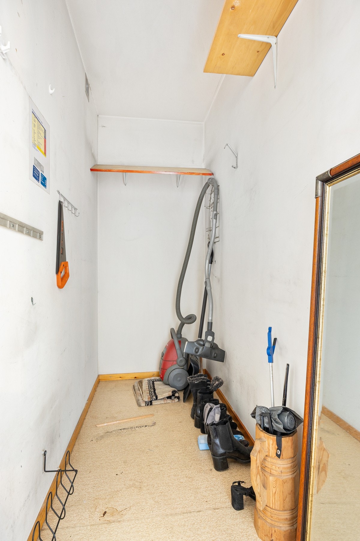 I tilknytning til det ene soverommet er det en bod/walk-in closet. Galleribilde