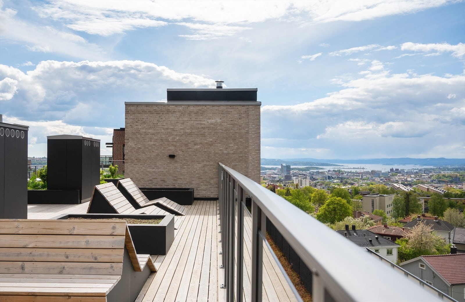 Sameiet har en felles takterrasse med flott utsikt over Oslo og fjorden. Galleribilde