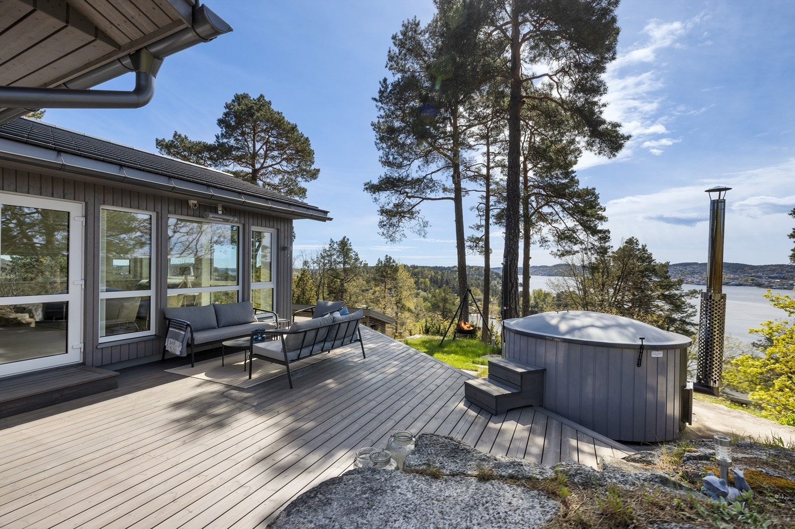 Fantastisk utsikt over natur og sjøen Galleribilde