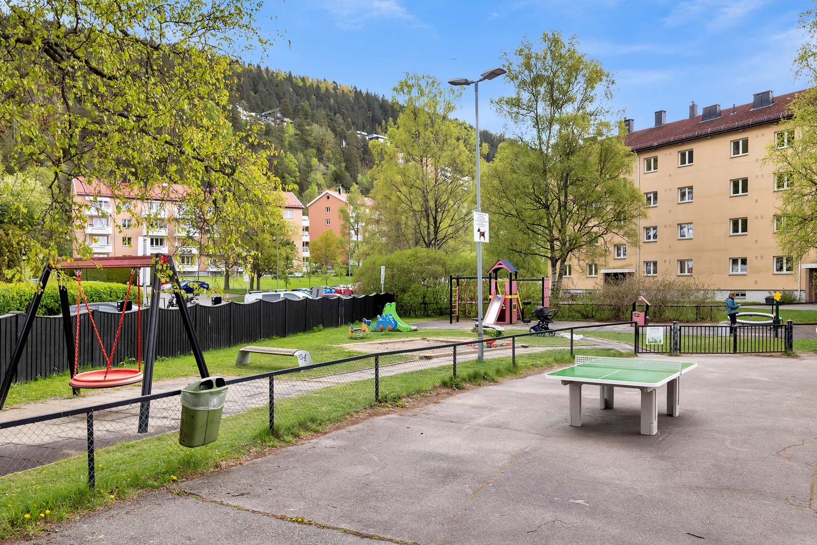Felles lekeplass for de små. Galleribilde
