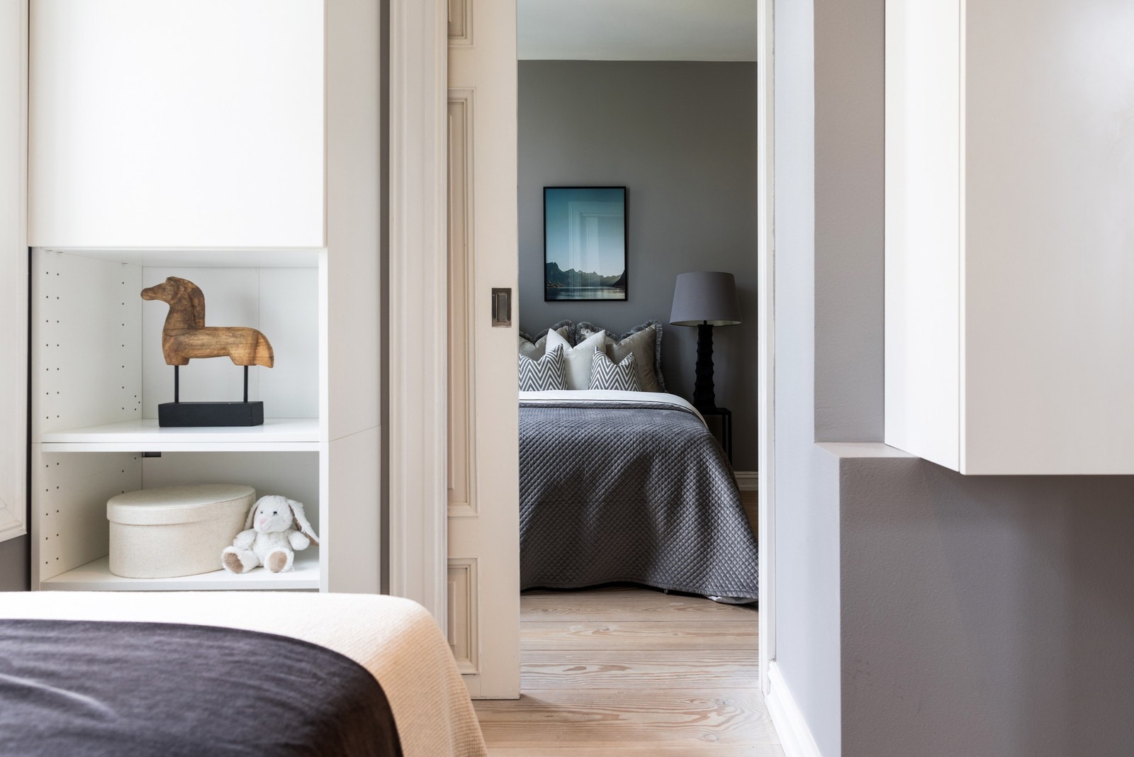Soverom 2 og 3 ligger inntil hverandre med innvendig forbindelse. Galleribilde