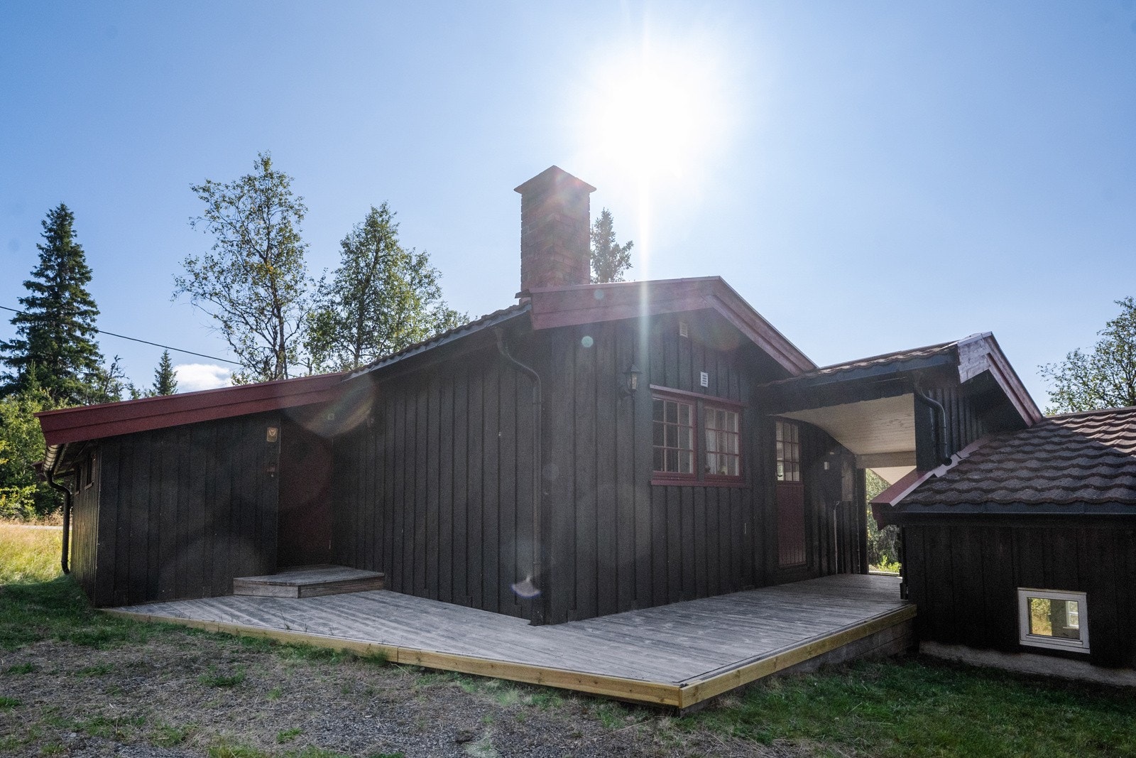 Synnfjellvegen 1345 har fin, solrik beliggenhet i området Krokhølen i Synnfjell, ca. 780 moh. Galleribilde