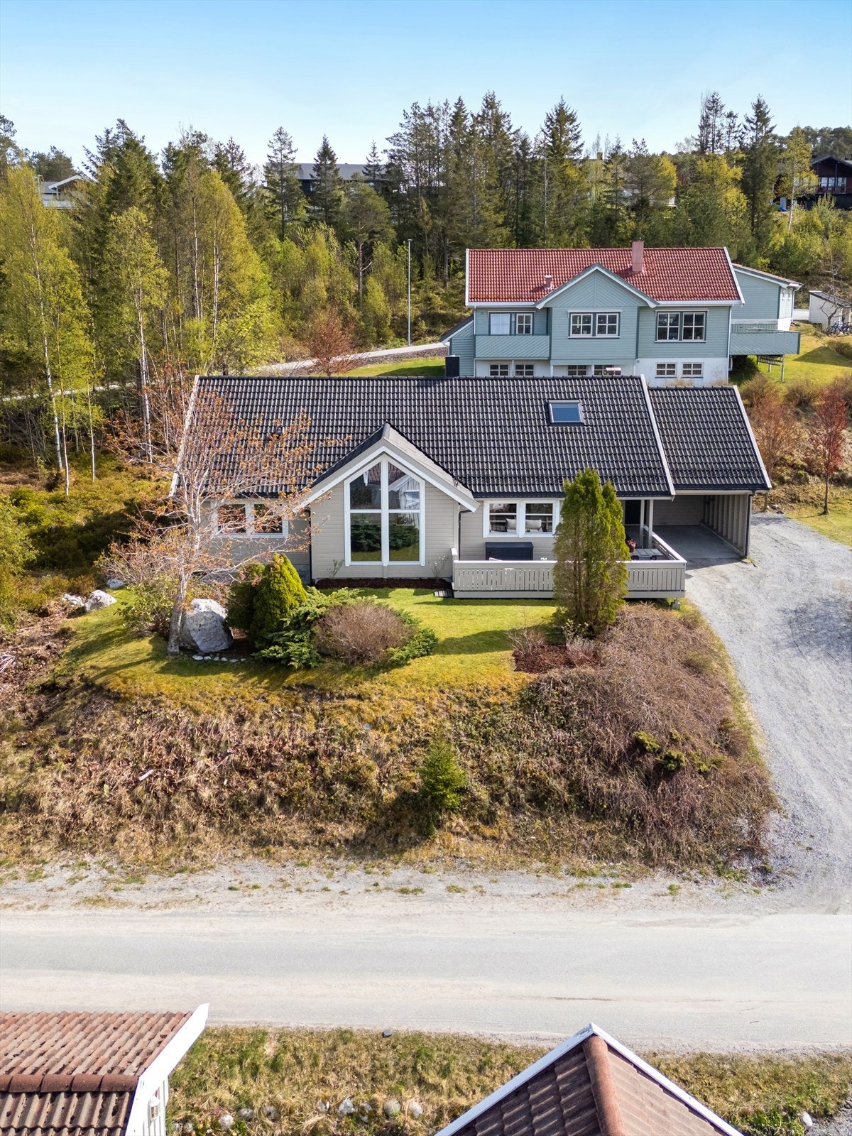Aktiv eiendomsmegling ved Anniken E Waagø har gleden av å presentere Hestdalsvegen 9. Foto Jimmy Seo Galleribilde