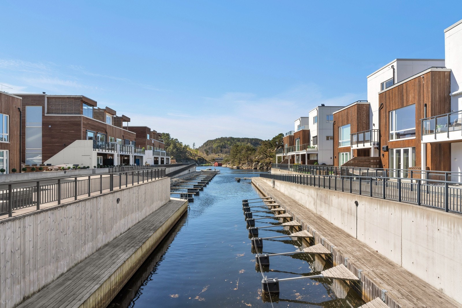 Båthavn på Nye Vestnes. Galleribilde