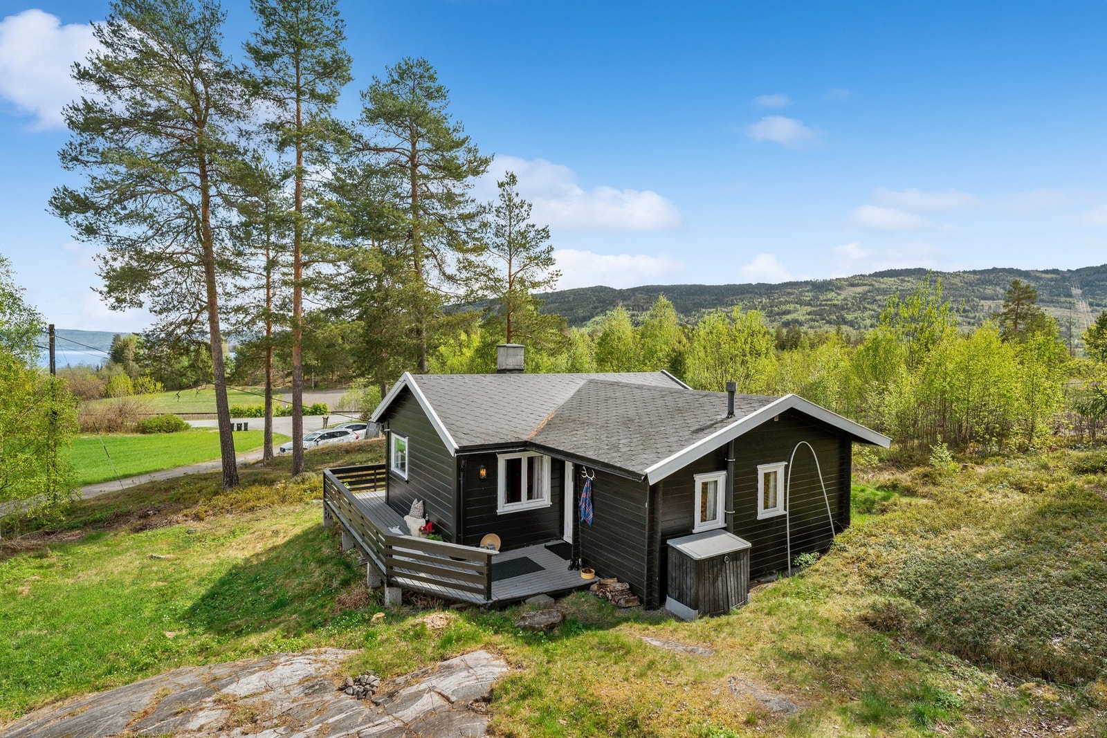 Haavard Ask Haakensen v/ Privatmegleren Hønefoss har gleden av å presentere Jarenbakken 6! Galleribilde