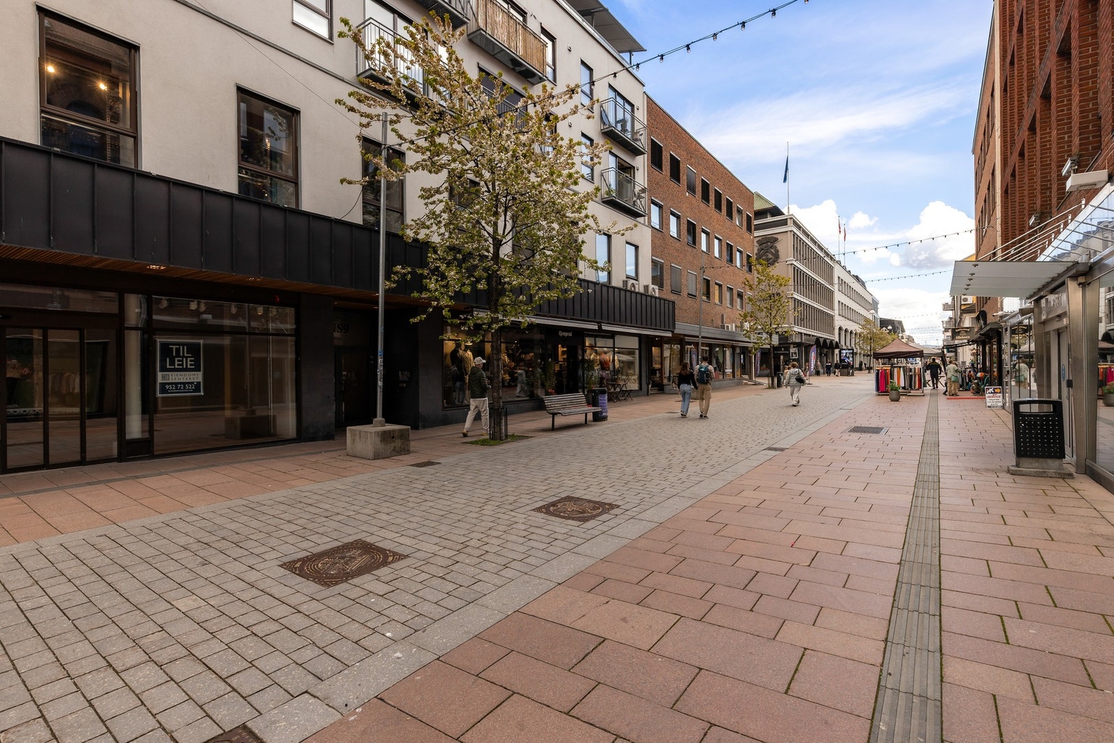 Her bor du i hjertet av Drammen, med umiddelbar nærhet til shopping, restauranter, uteliv, kultur, kollektivtransport og flotte turområder Galleribilde