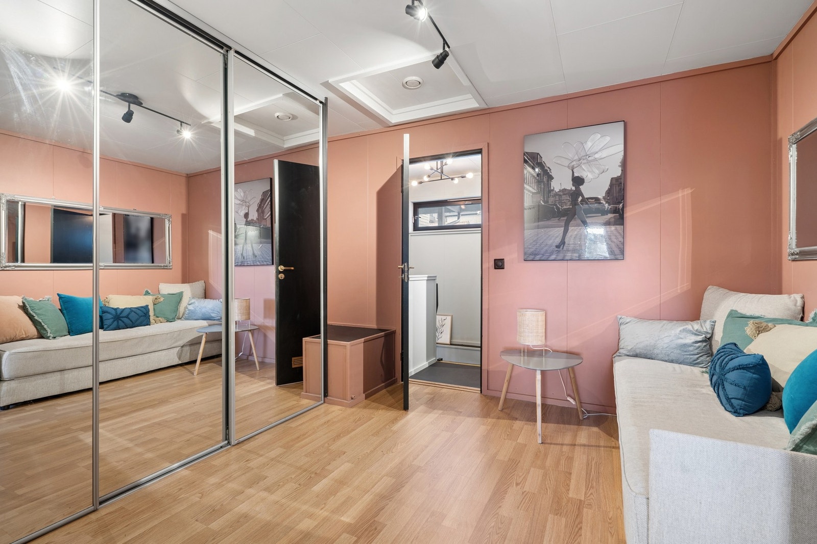 Disponibelt rom som benyttes som stue Galleribilde
