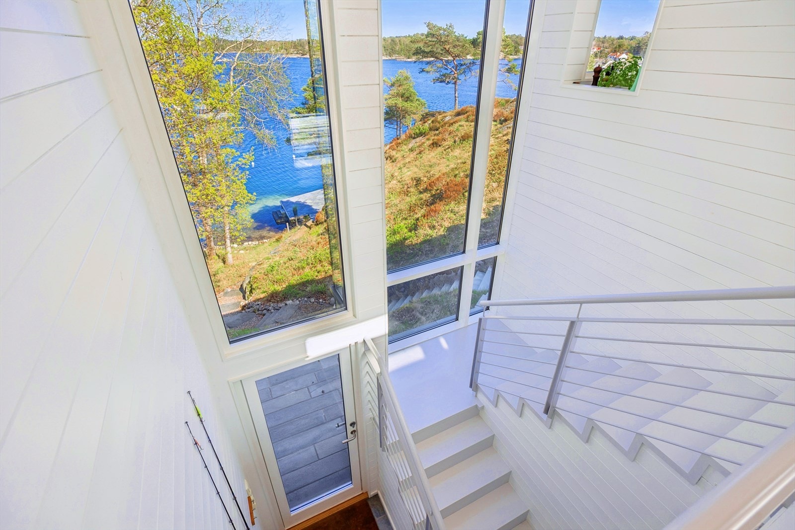 Trappen mellom hoved- og underetasjen. Galleribilde
