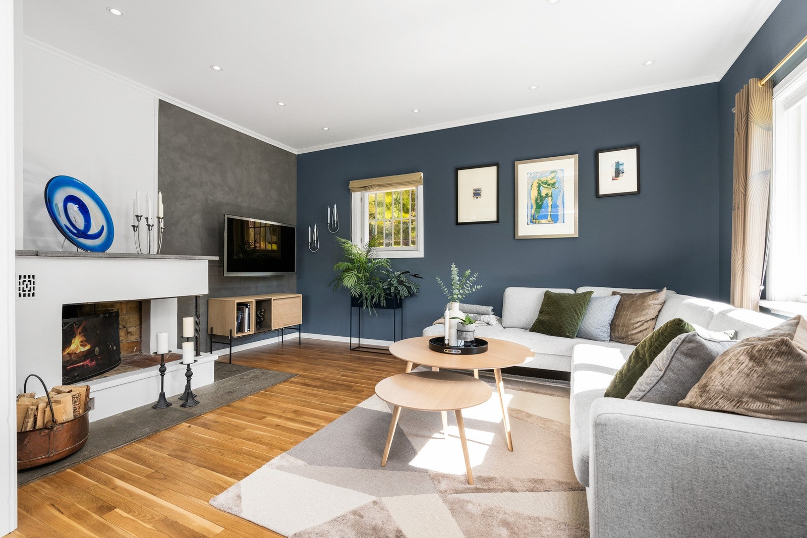 TV-stue med peis Galleribilde