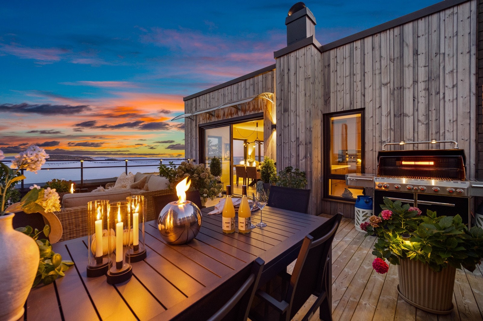 Penthouse-leilighet med fantastisk utsikt, stor takterrasse med jacuzzi. Foto: Damian Misiewicz Galleribilde