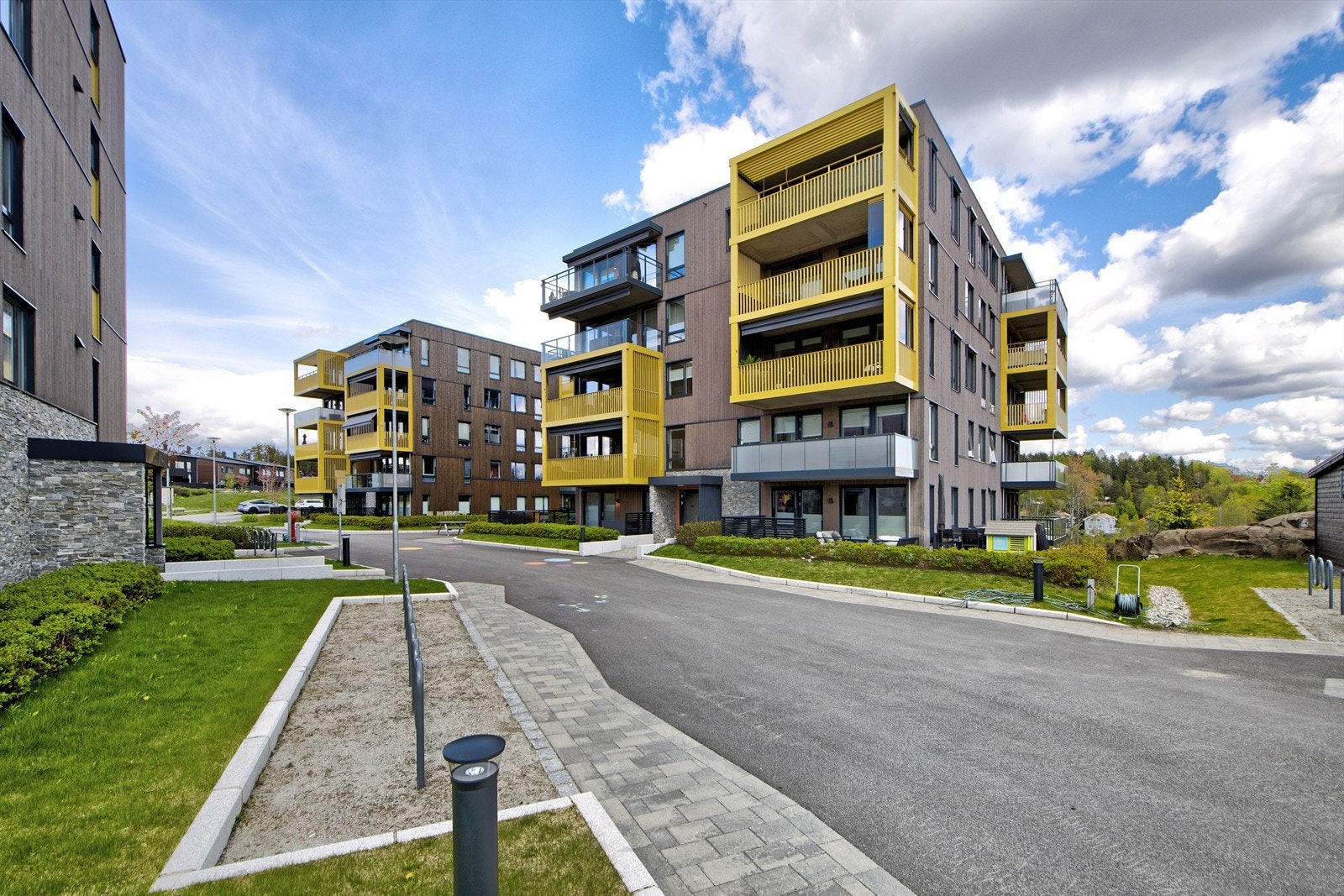Trivelig boområde på Myrvoll - kort vei til togstasjon, dagligvarebutikk, café/bakeri, friluftsområder, m.m. Galleribilde