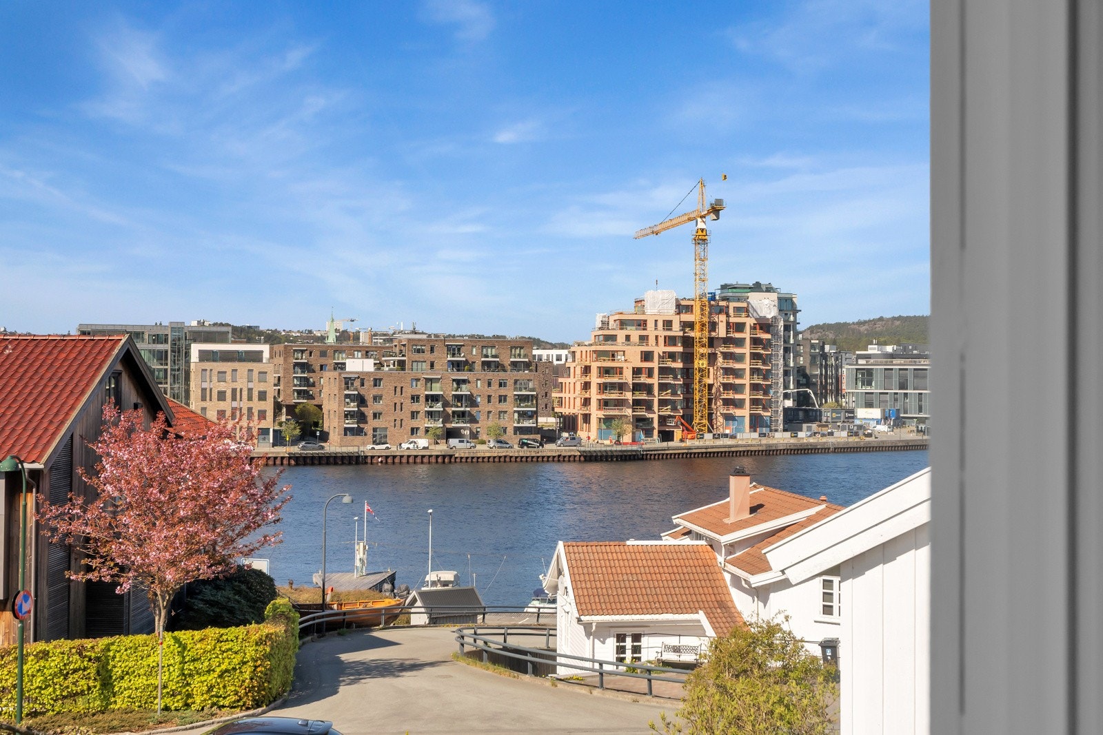Nydelig utsikt mot Otra og Tangen. Galleribilde