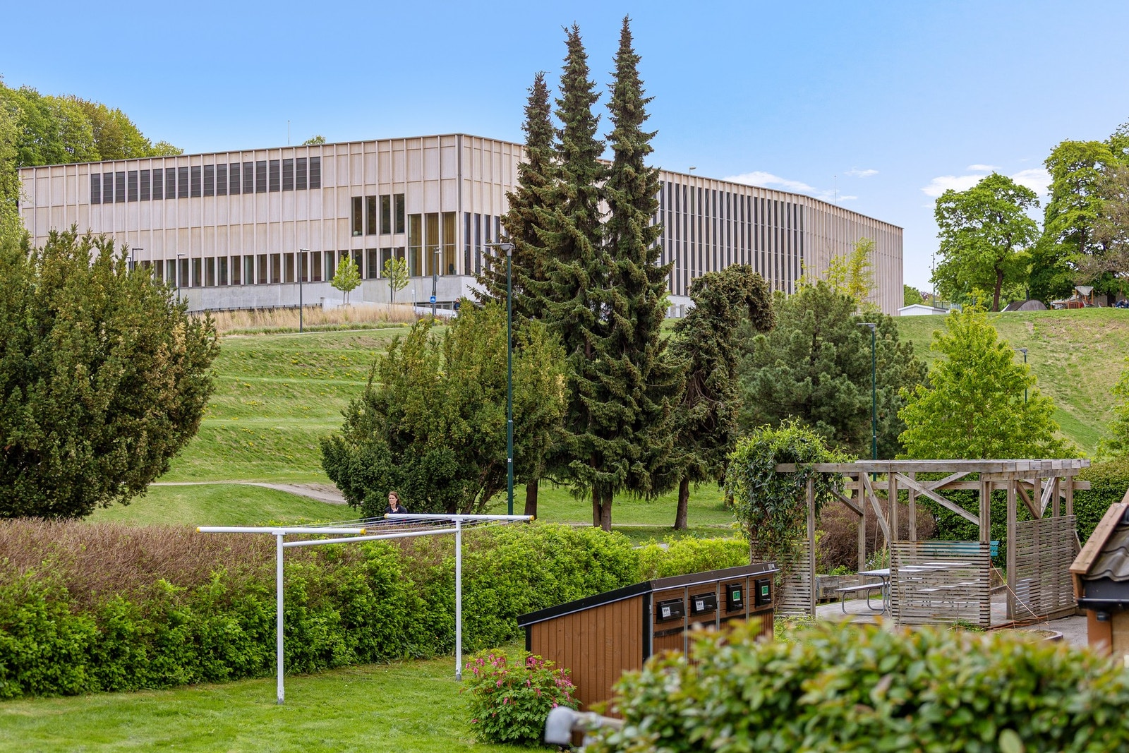 Her bor du helt inntil Ola Narr/Tøyenparken med nye Tøyen bad. Galleribilde
