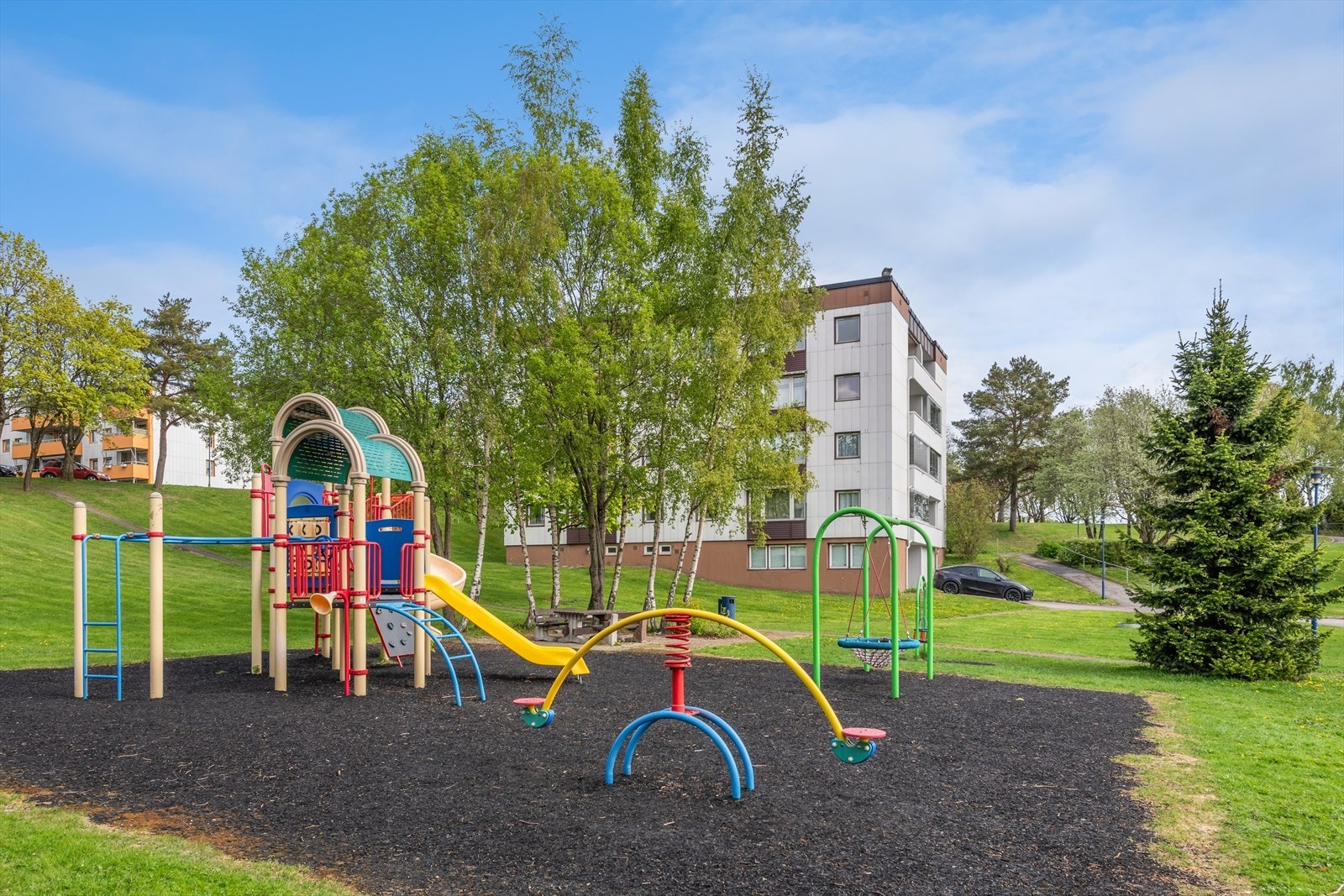 Lekeplass rett i nærheten. Galleribilde
