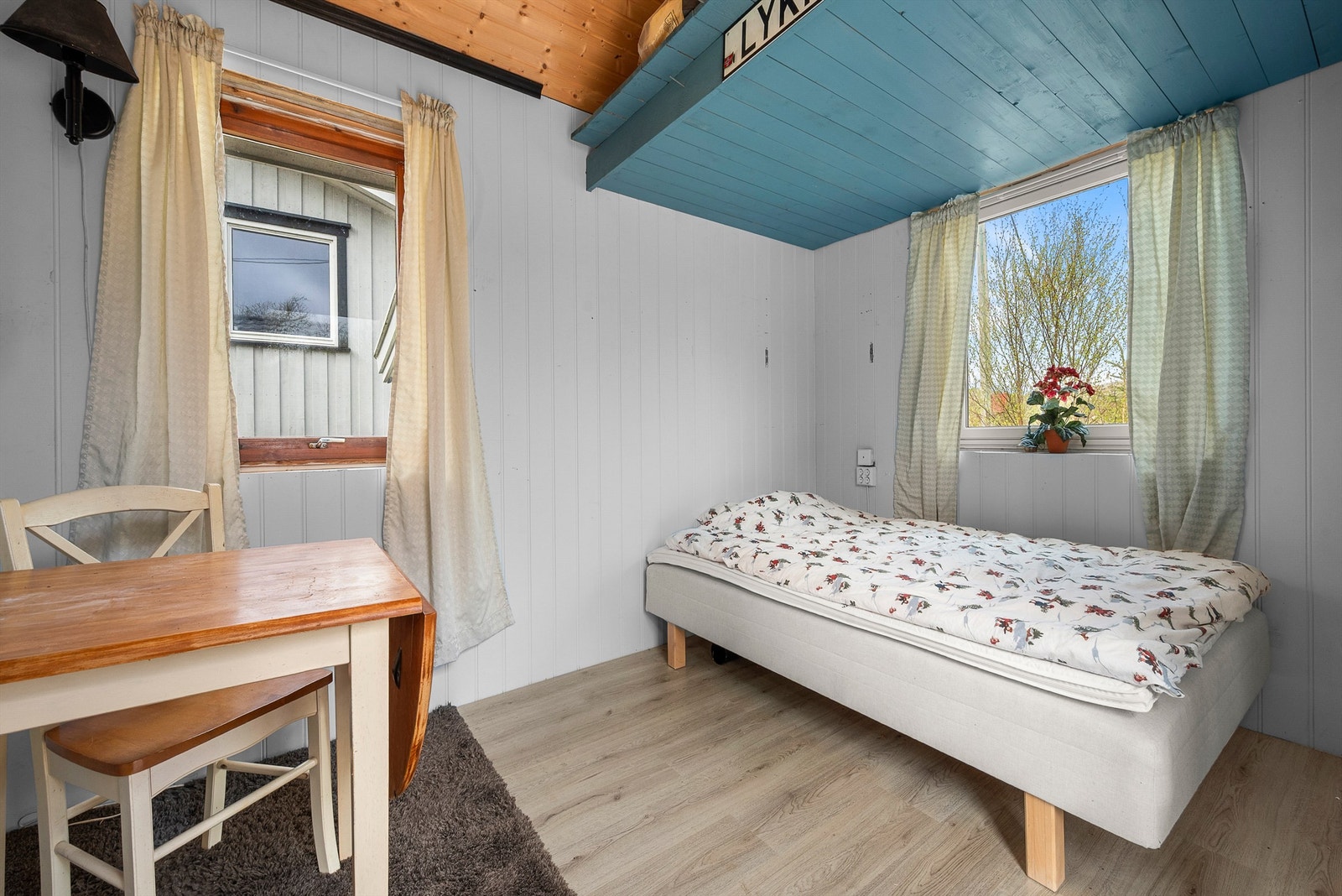 Soveplass/oppholdsareal i annekset Galleribilde