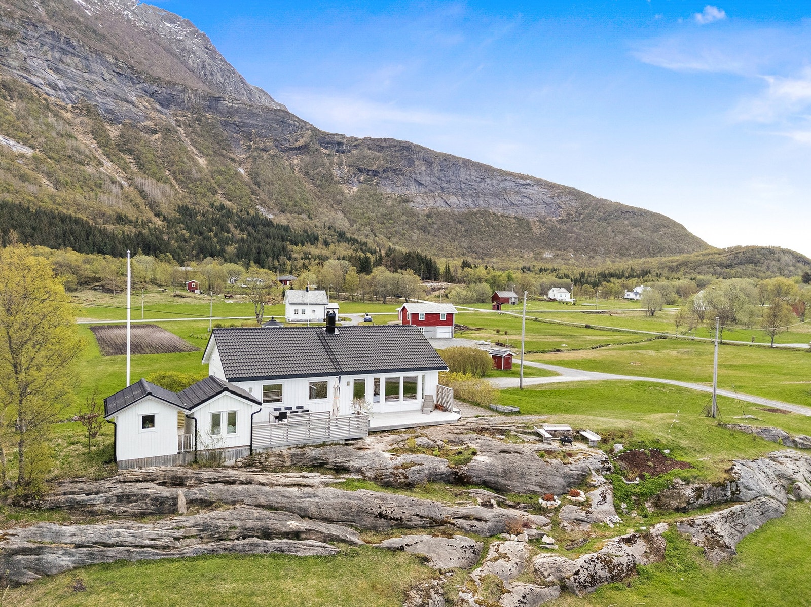 Beliggenhet i et landlig og naturskjønt område. Galleribilde