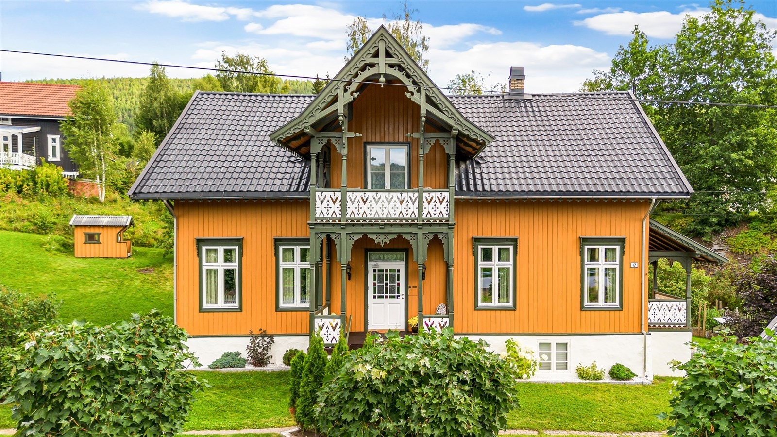 Gjennomført sveitserstil, oppført i en tid med ekte snekkerglede. Galleribilde
