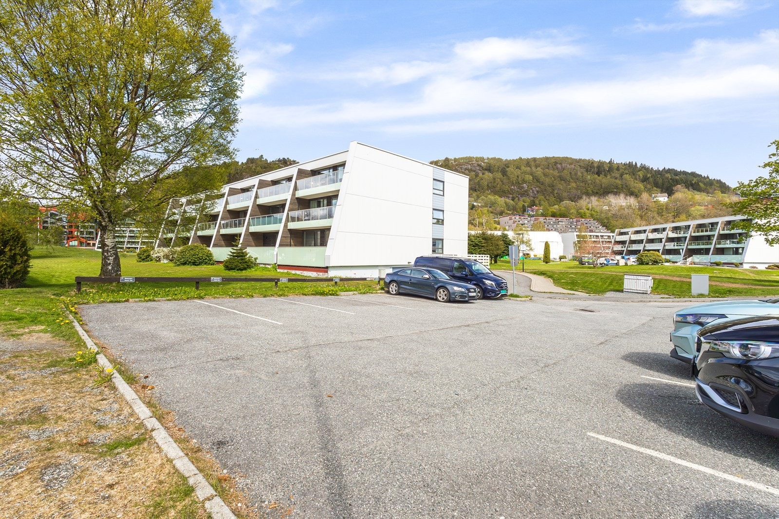 Det er også mulighet for å leie ekstra parkeringsplass ute. Galleribilde