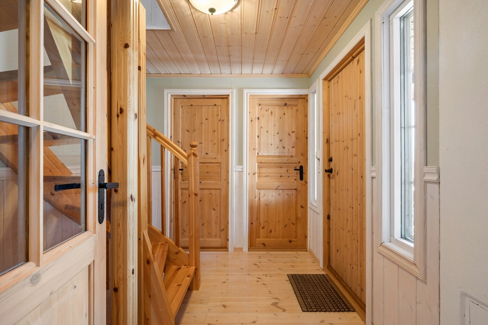 Hytta er fra 2005 og har et internt bruksareal på 77 m². Galleribilde