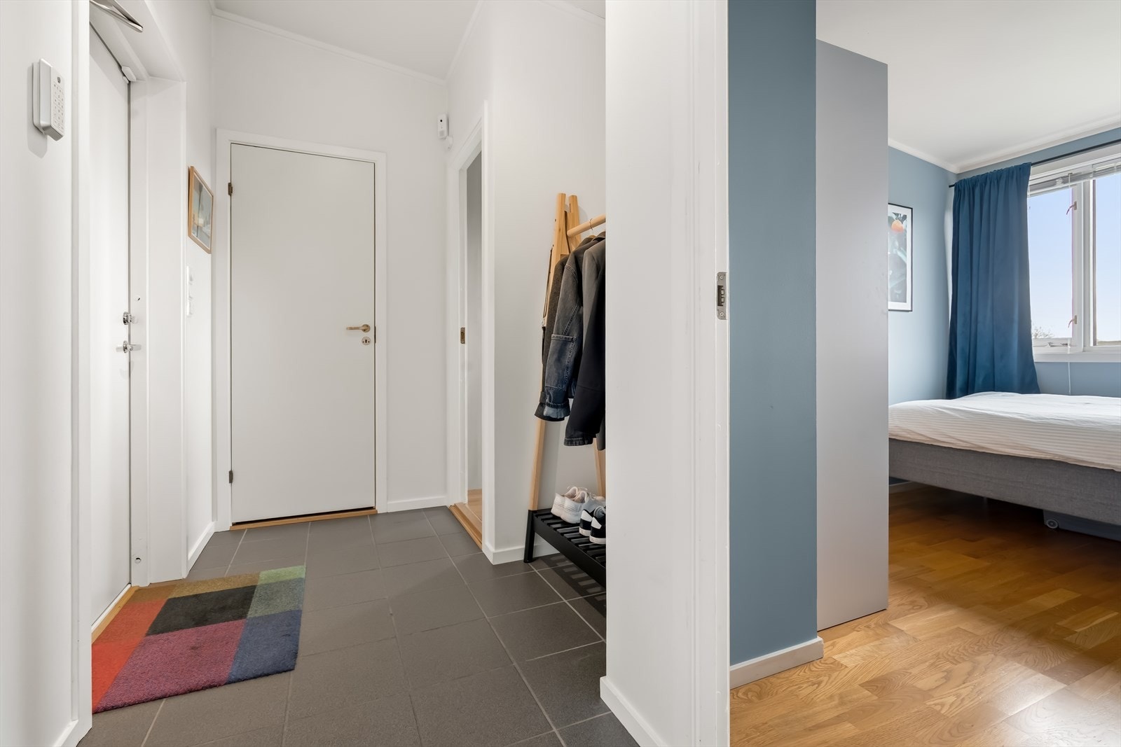 Herfra er det også direkte adkomst til boden. Galleribilde