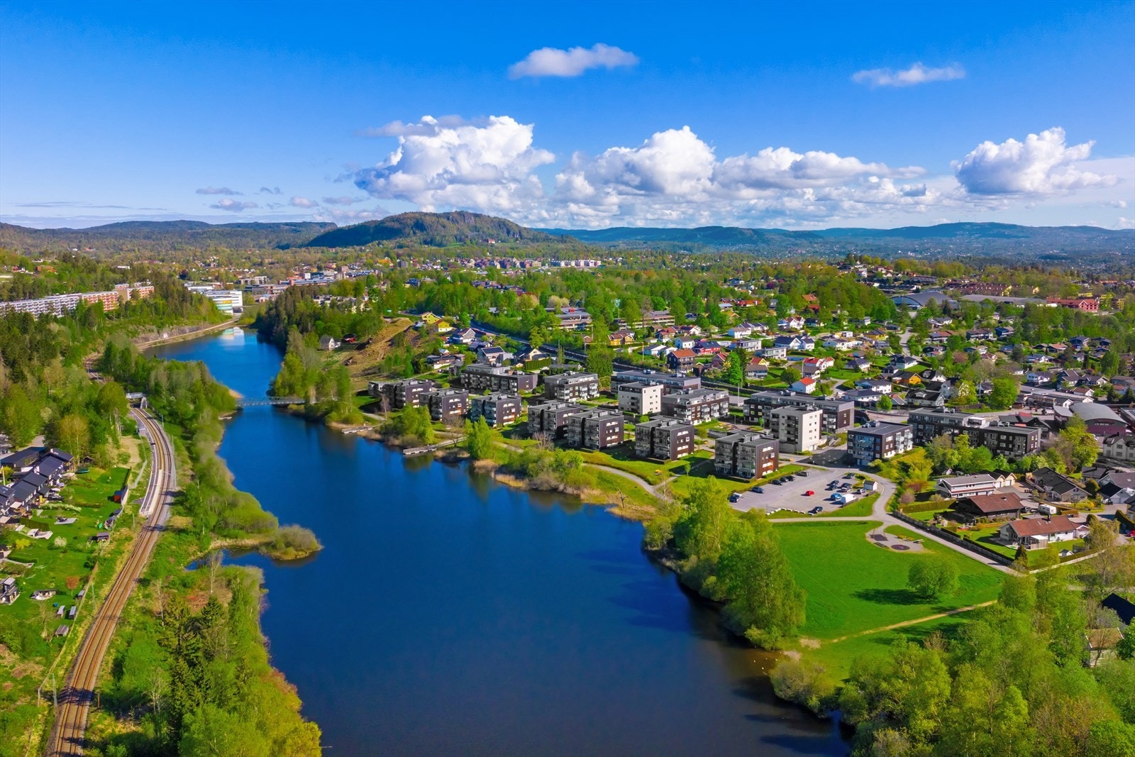 Fra leiligheten er det gangavstand til Bondivann stasjon, med effektiv reisevei til Oslo S. Galleribilde