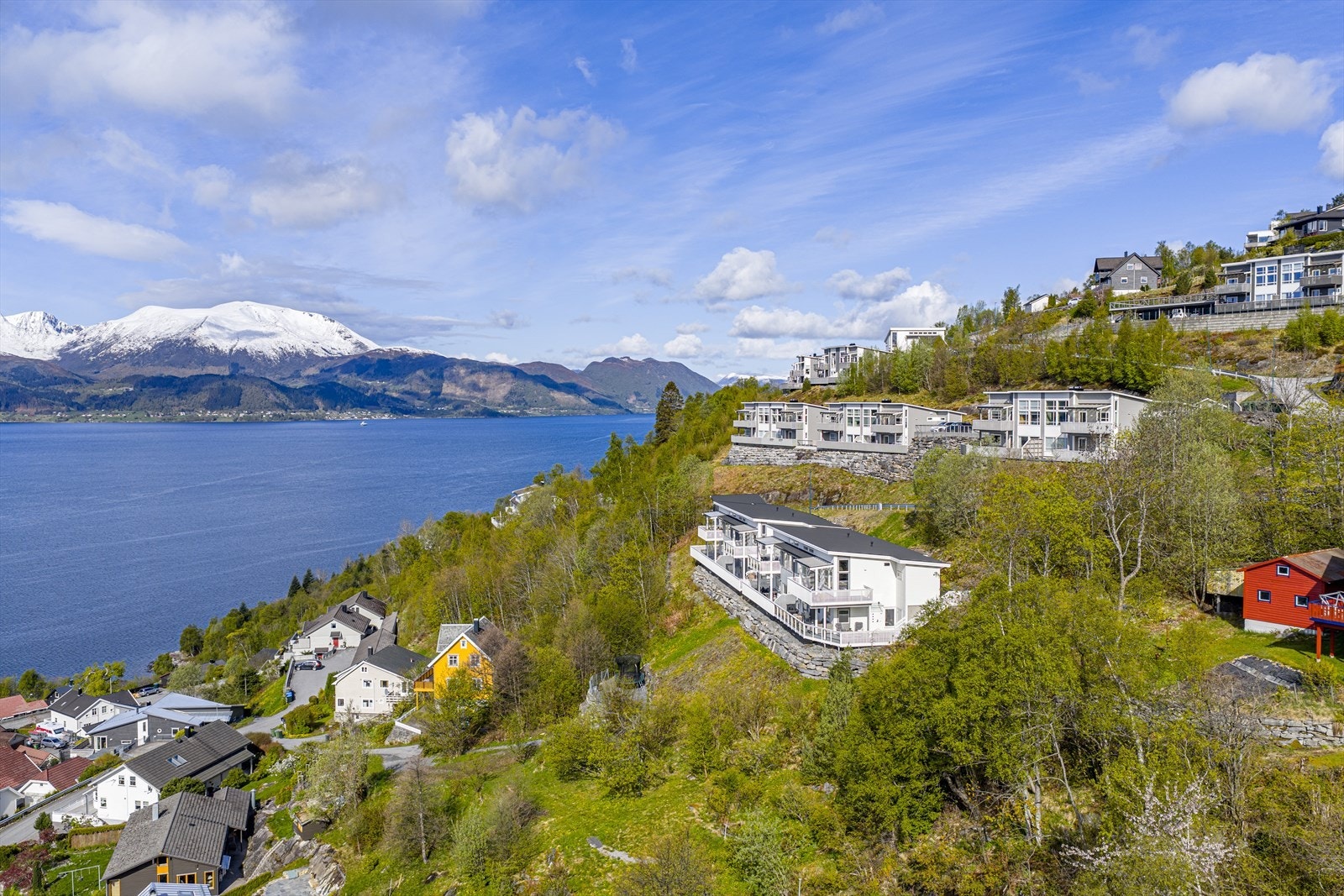 Velkommen til en hyggelig visning! (Foto: Blåtind Fotografikk) Galleribilde