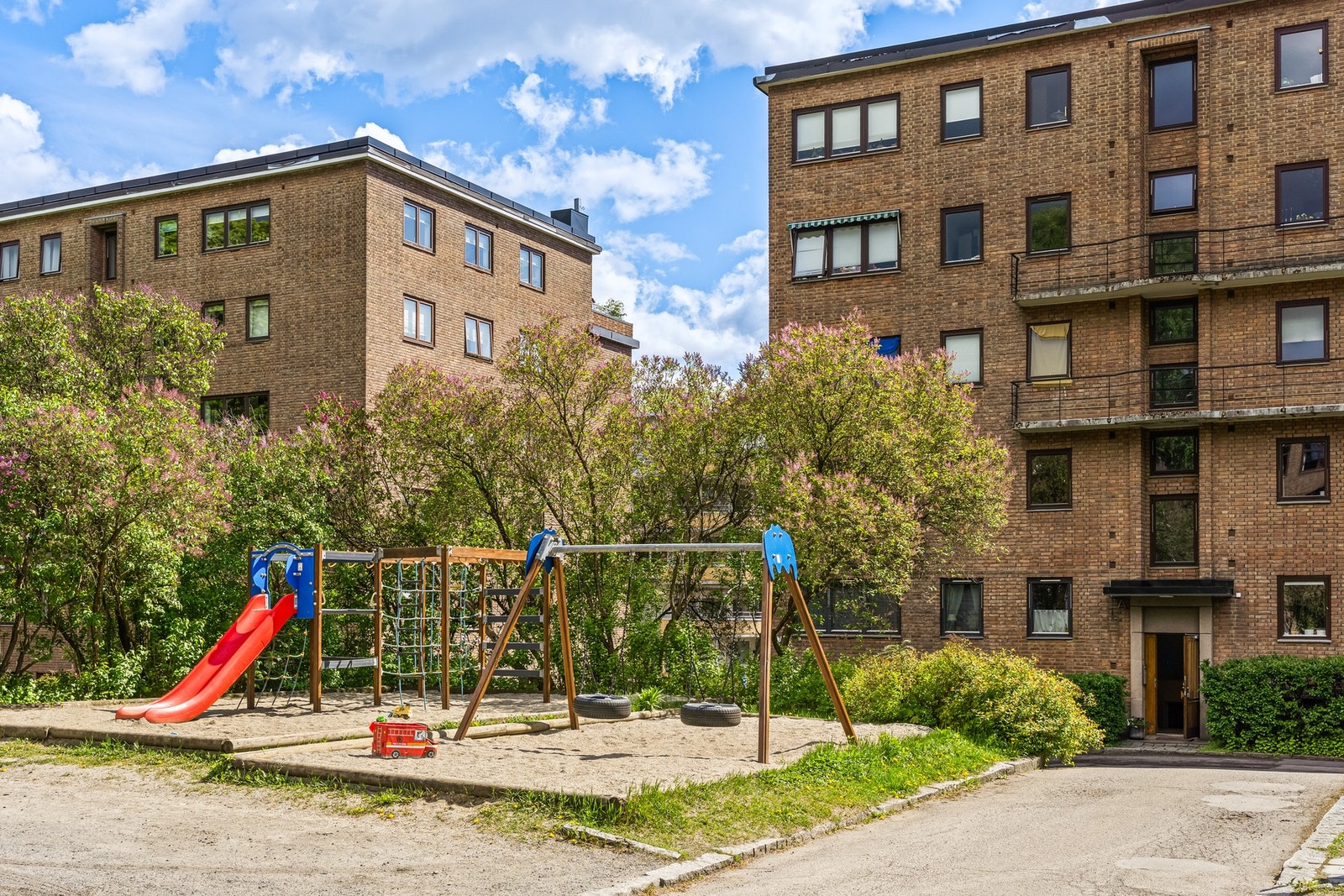 Lekeplass i nærheten Galleribilde