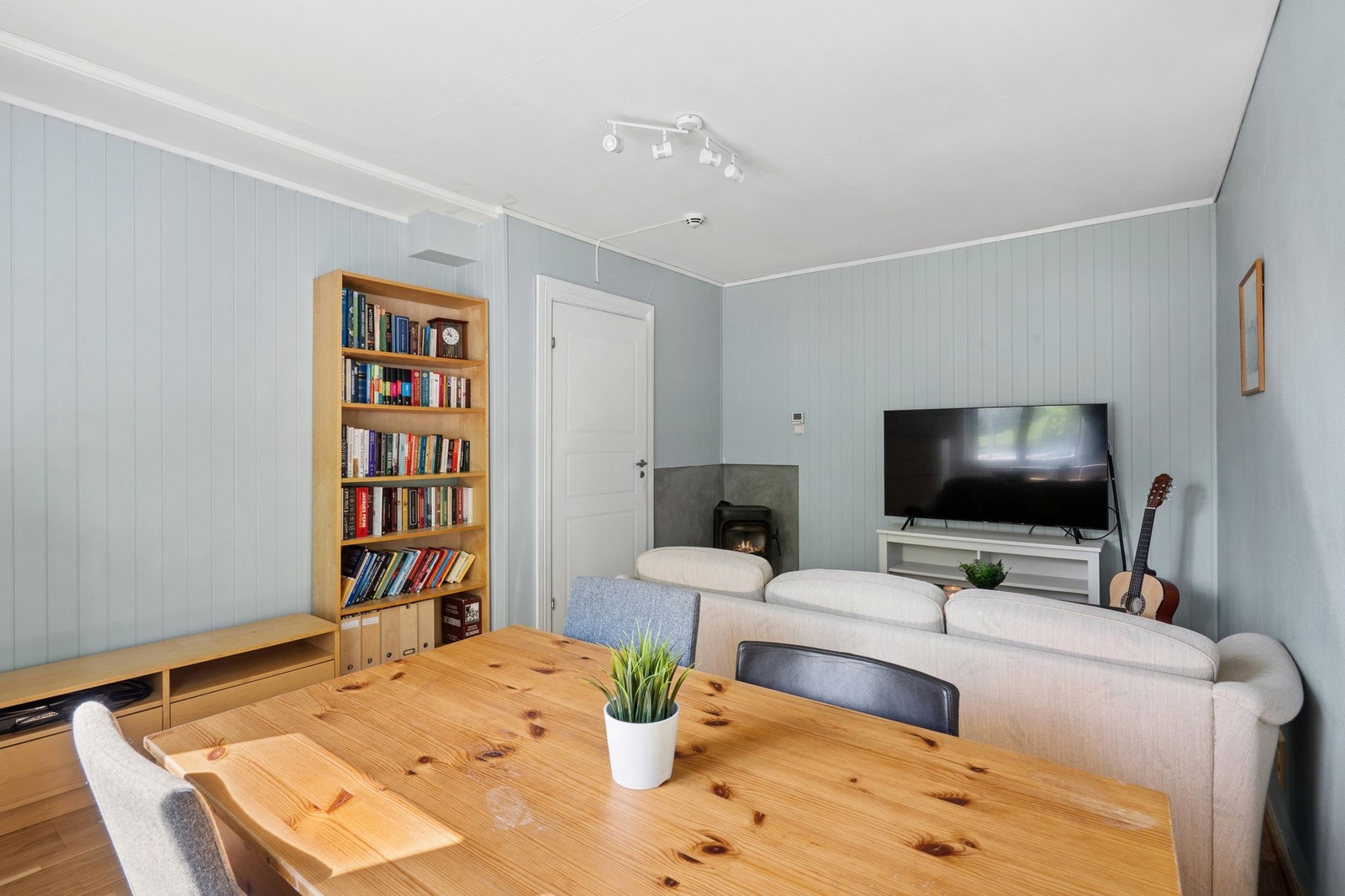 Her bor du i en sjarmerende 3- roms leilighet på 68m² BRA sentralt i Trondheim. Galleribilde