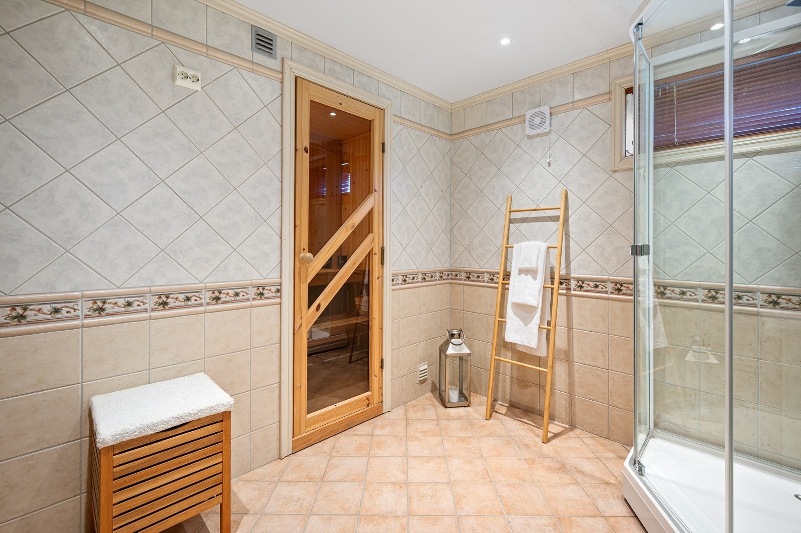 Fra badet er det adkomst til badstue som er på 2,1m² Galleribilde