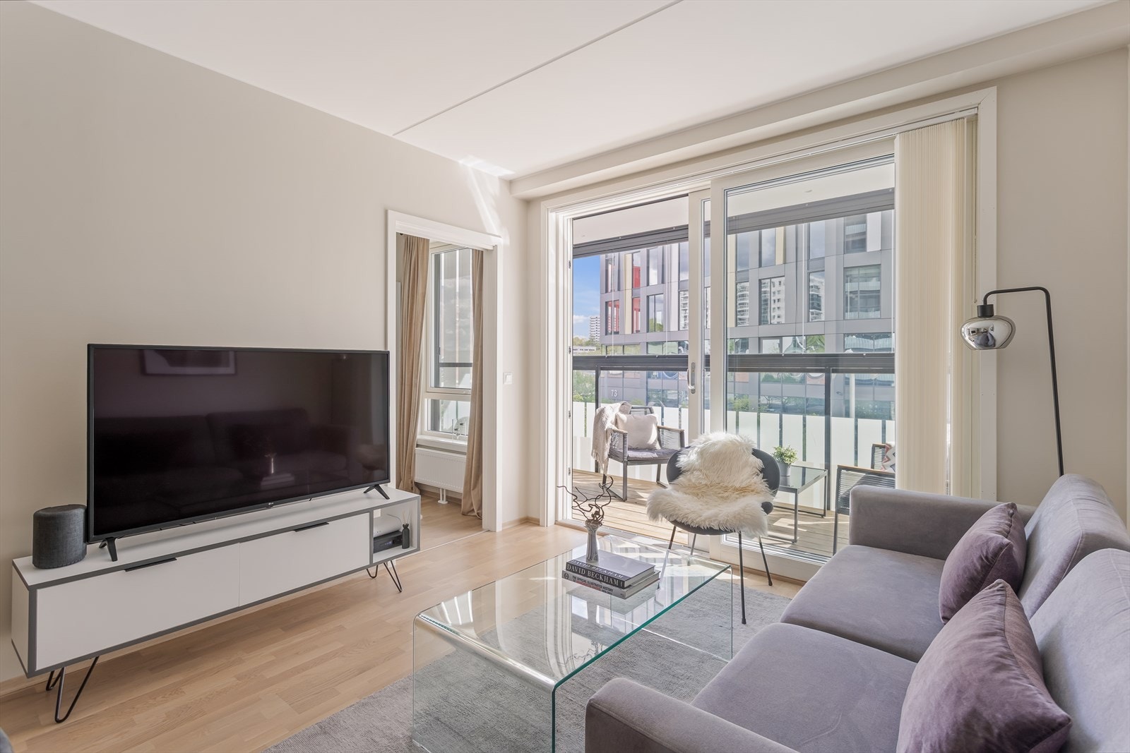 Leiligheten ligger i et moderne bygg fra 2020 og har kvaliteter som balansert ventilasjon, fjernvarme og heis. Galleribilde