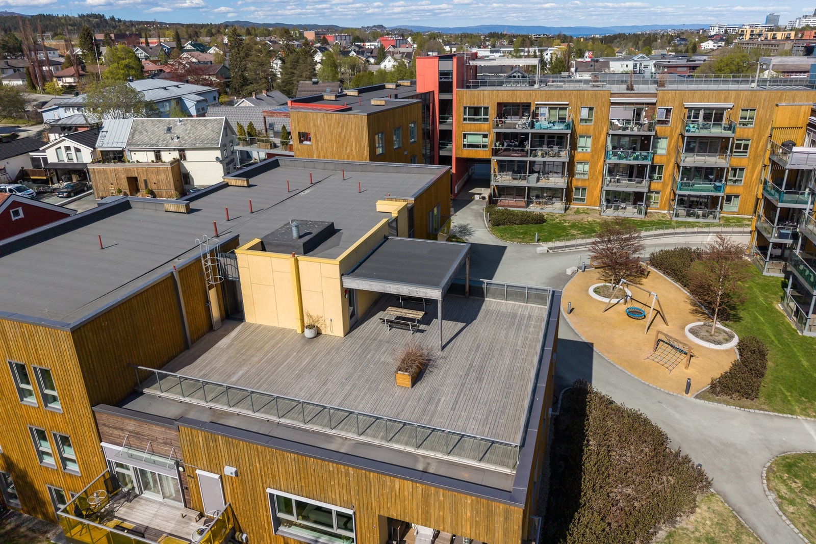 Tilgang til stor og solrik felles takterrasse Galleribilde
