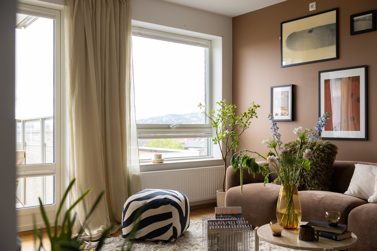Oppvarming via radiatorer med vannbåren varme Galleribilde