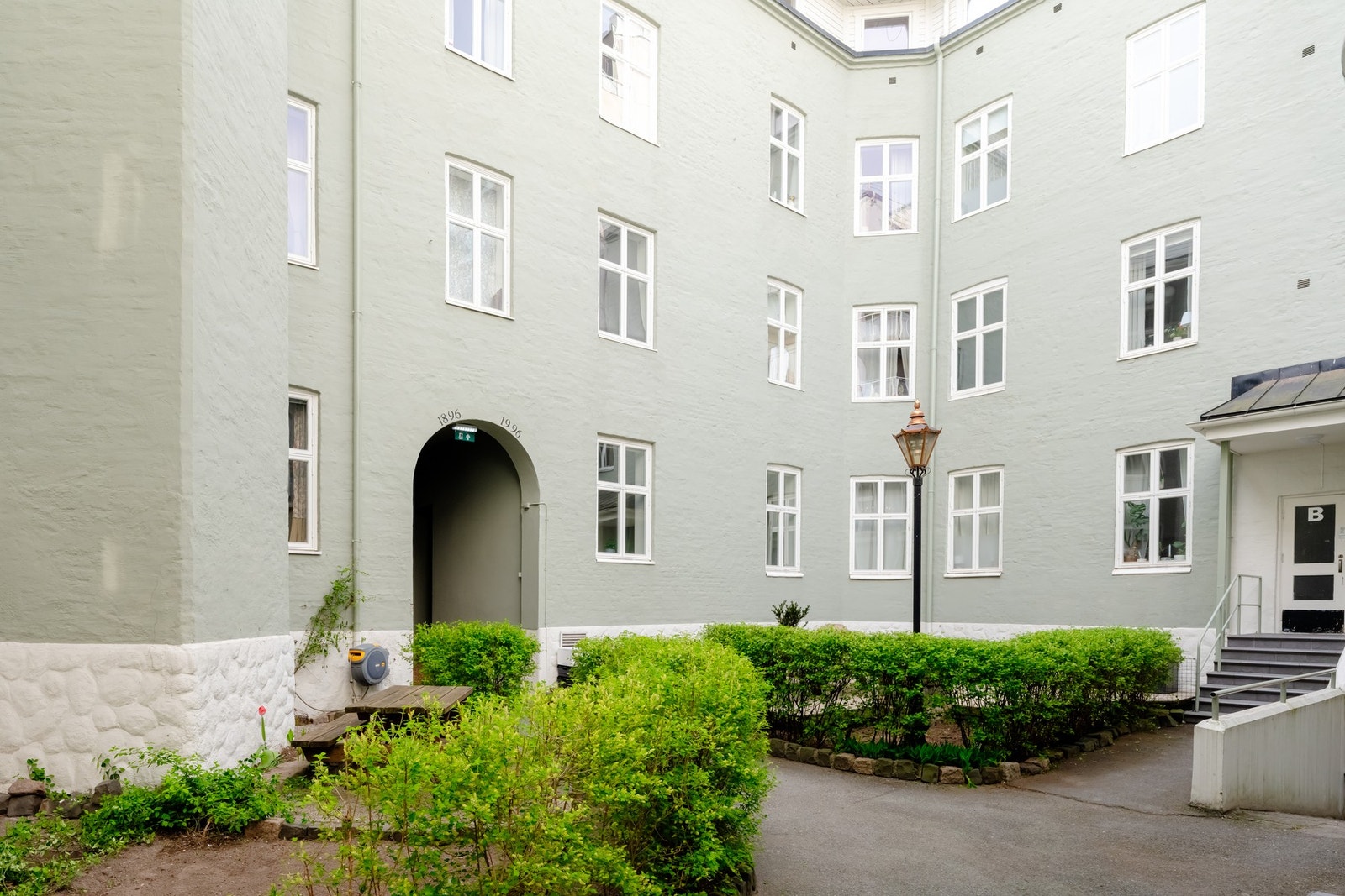 I Langes gate 4 A bor du svært sentralt med kort vei til alt. Galleribilde