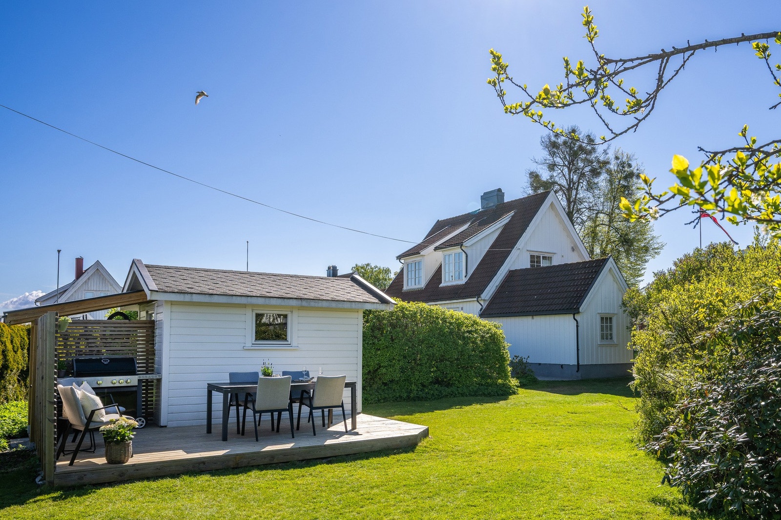 Flere fine uteplasser man kan nye med venner og familie Galleribilde