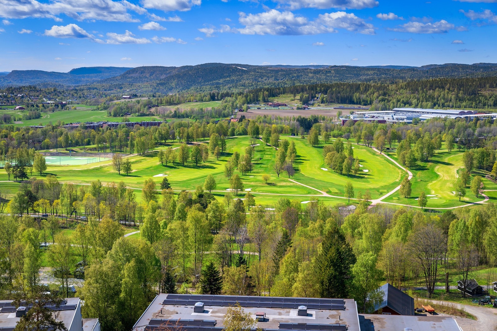 Nydelig utsikt mot grønne omgivelser og Bogstad Golfbane Galleribilde