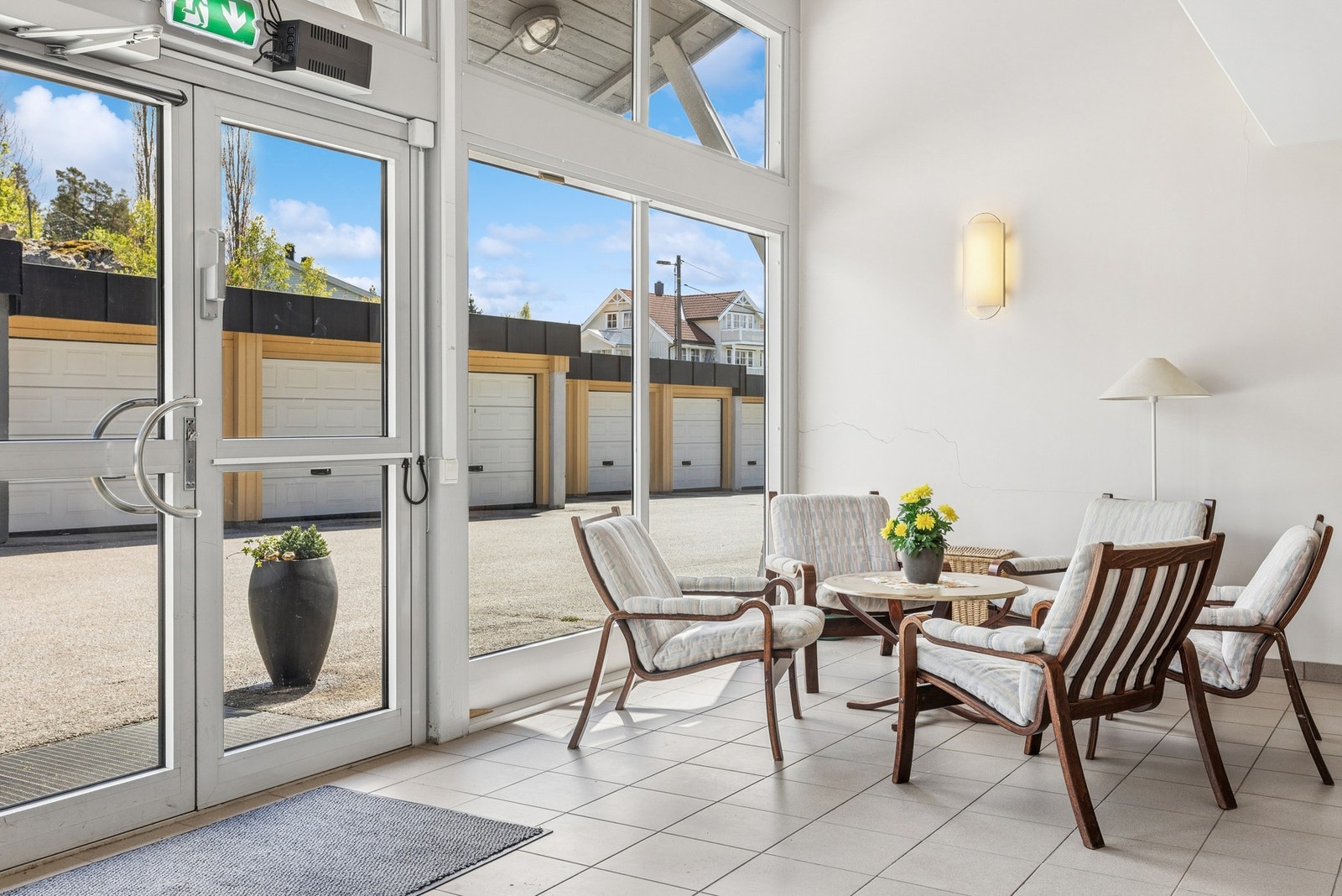 Trivelig, felles inngangsparti. Galleribilde