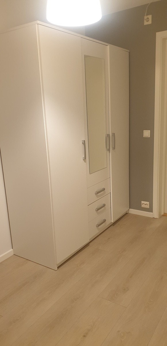 Soverom 2 - skap nytt i 2021 Galleribilde