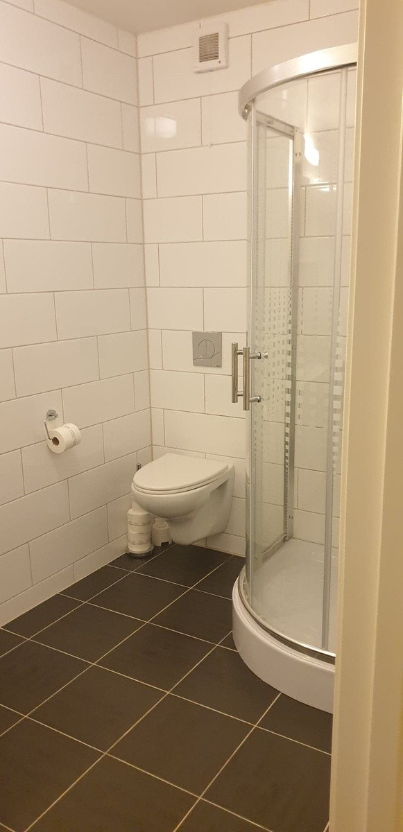 Badet (nytt dusjkabinett i 2021, ikke som på bildet) Galleribilde