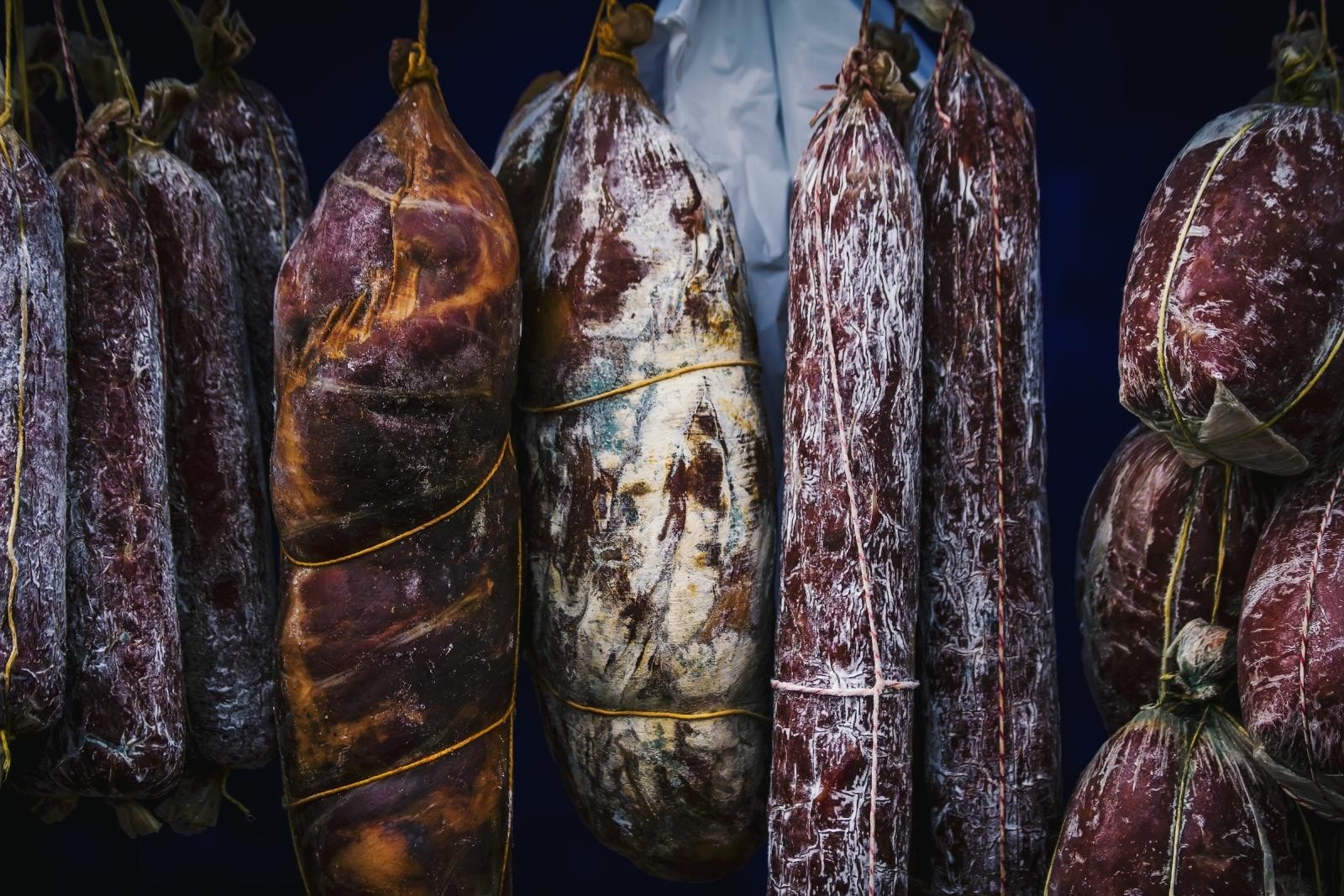 Besøk Vestsiden Deli for de best råvarer, spekemat, ferskt brød fra Hev Bakeri og masse mer! Galleribilde