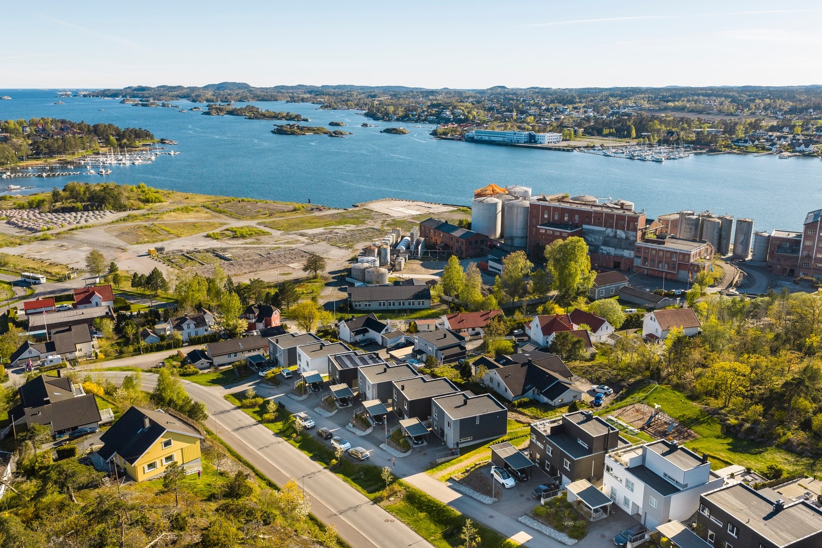 Drone. Området er veletablert med kort vei til både skole (ny i august), barnehage og dagligvare Galleribilde
