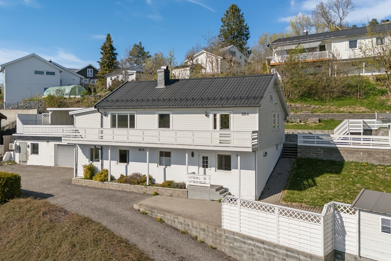 Velkommen til Hvittingfossveien 238A! Presentert av eiendomsmegler Eskil Hansen Horten. Galleribilde