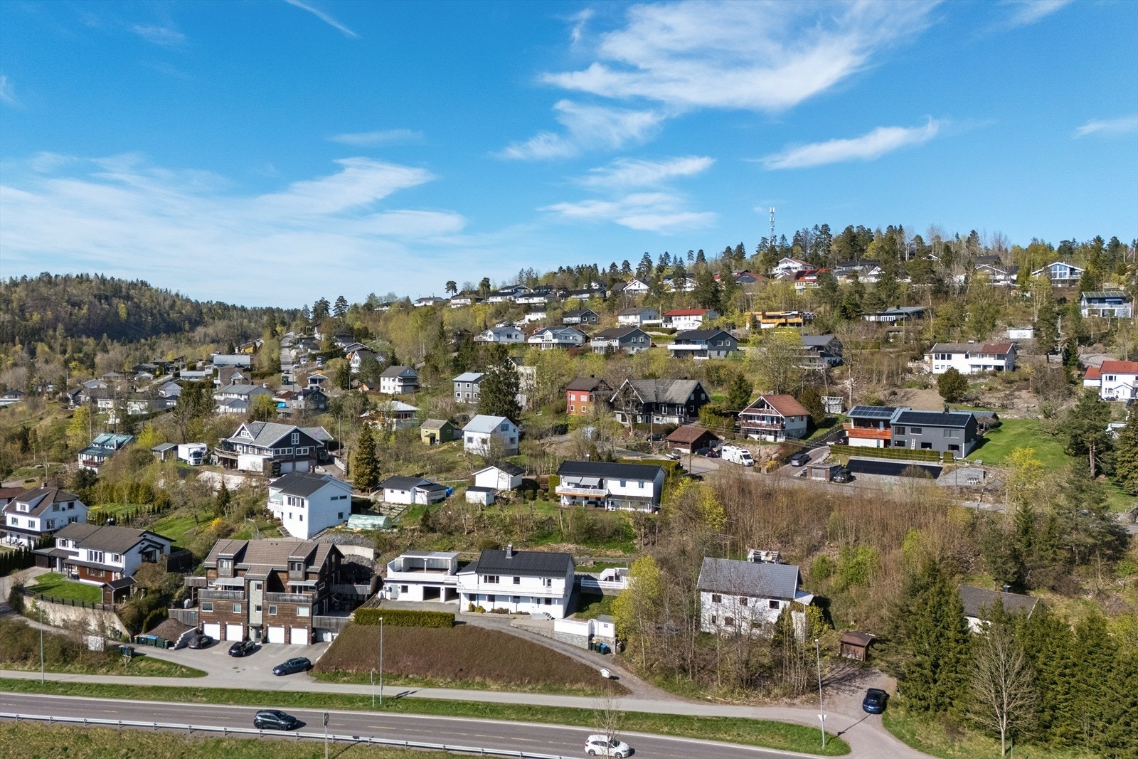 Boligen ligger i et solrikt og attraktivt boligfelt. Galleribilde