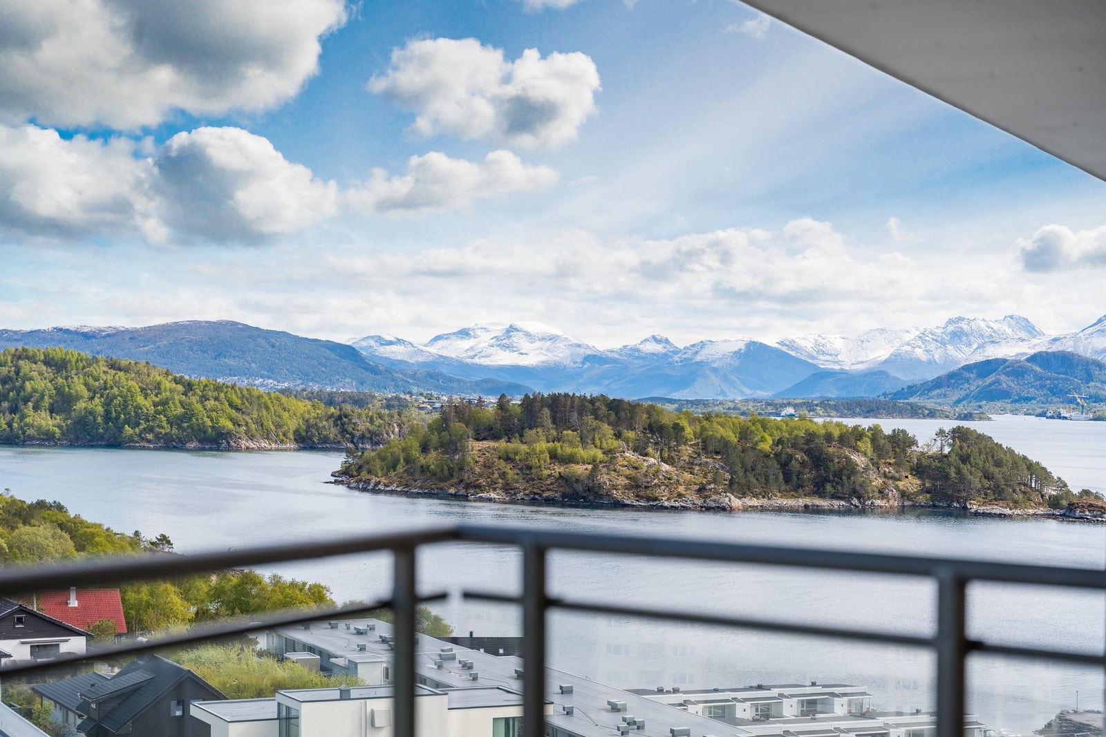 Utsikt fra veranda nummer 3. Galleribilde