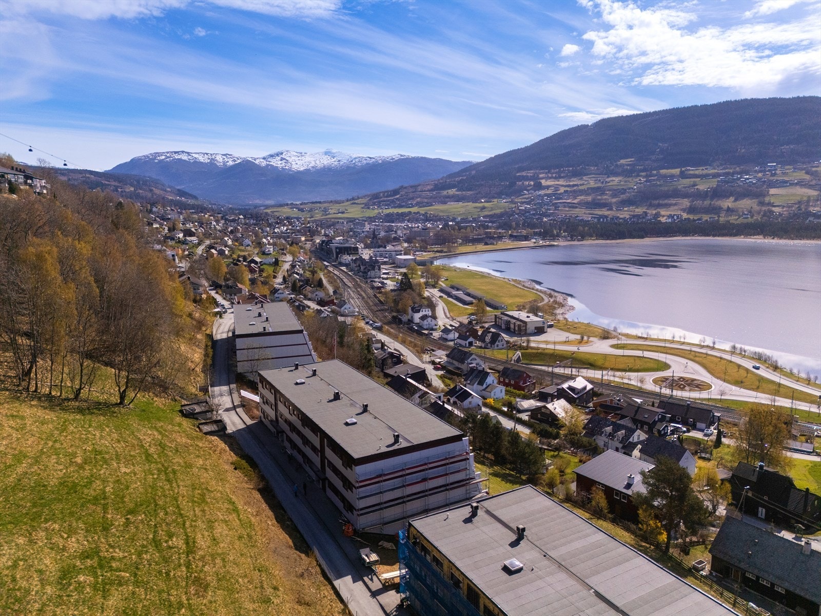 Sjarmerende og gjennomført 4-roms leilighet i populære Finne Burettslag, med god beliggenhet i 4. etasje Galleribilde