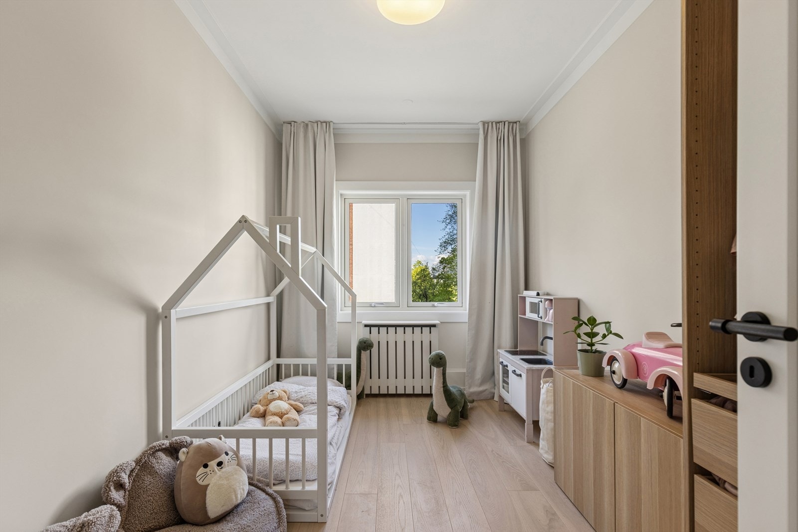 På disse rommene får du ingen følelse av å være ligger sentralt i Bogstadveien, her er det fuglekvitter og grønne omgivelser som møter deg. Galleribilde