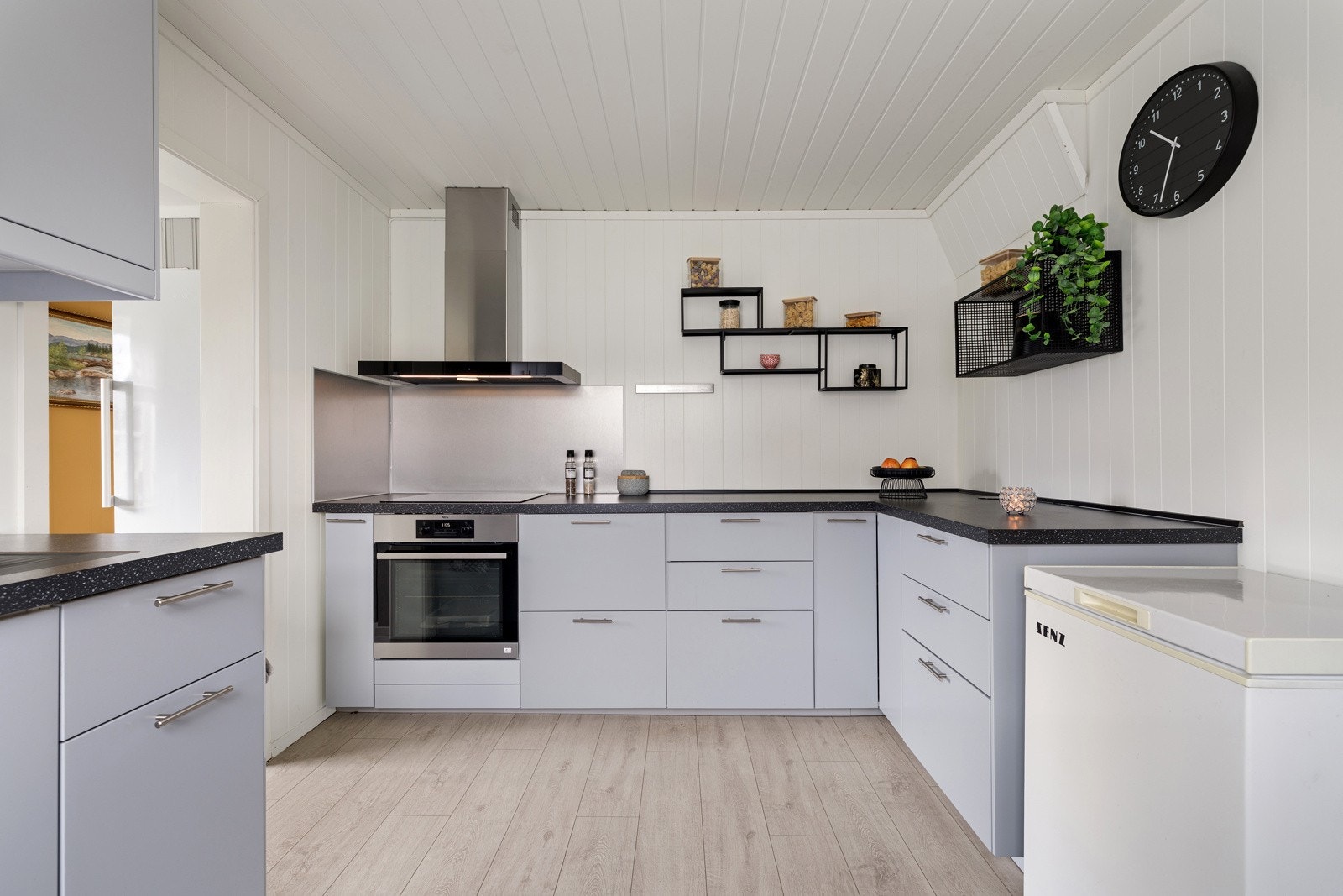 Moderne kjøkken med flotte detaljer Galleribilde